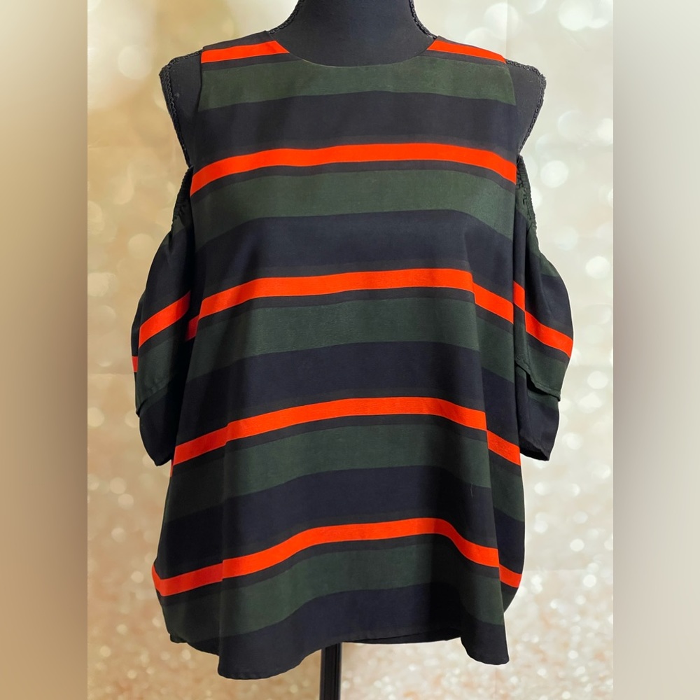 Truly Poppy M Open Shoulder Layered Sleeve Keyhole Back Striped Blouse‎
